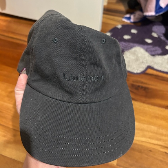 Dark gray lululemon hat size small - Picture 1 of 5